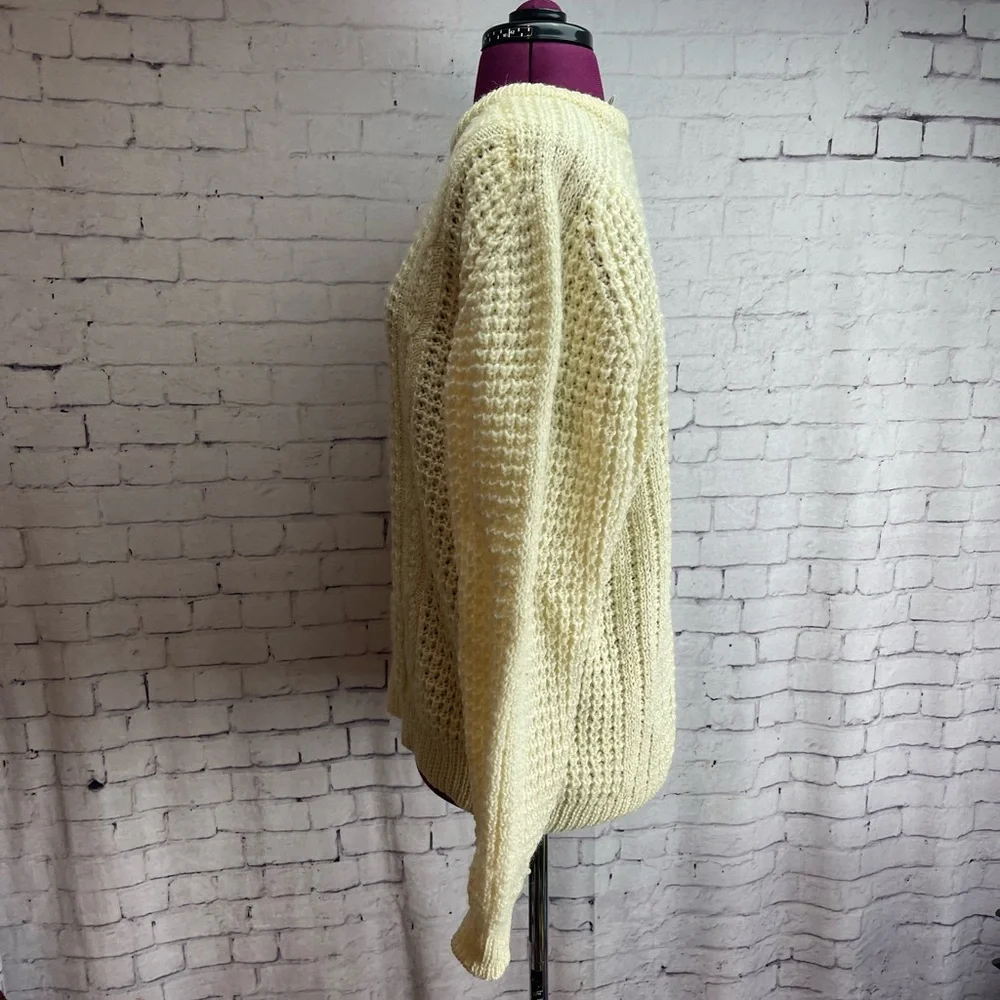 Gaeltarra handloomed cableknit sweater cream